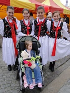 śliczne dziewczynki w ślicznych strojach :) śliczne dziewczynki w ślicznych strojach :)