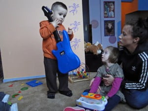 chłopak z gitarą... :)