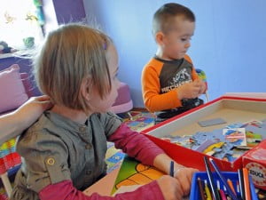 przy stoliku - układanka