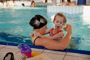 zapoznanie z wodą Michałkowo, terapia Halliwick, basen, turnus, rehabilitacja