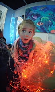 halo jest tam kto?... :) Targi rehabilitacyjne w Łodzi, 2011, sala doświadczenia światła